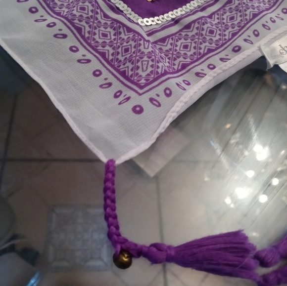 CHARMING CHARLIE FLORAL AZTEC PRINT FASHION SCARF 42"×42" W TASSELS - Picture 6 of 8